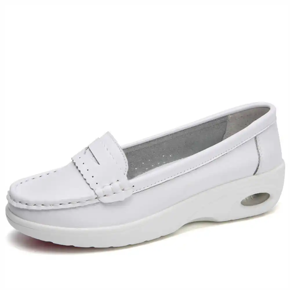 Thick Sole Slipon White Traine - Wedding Supply Store Canada reseña y precio